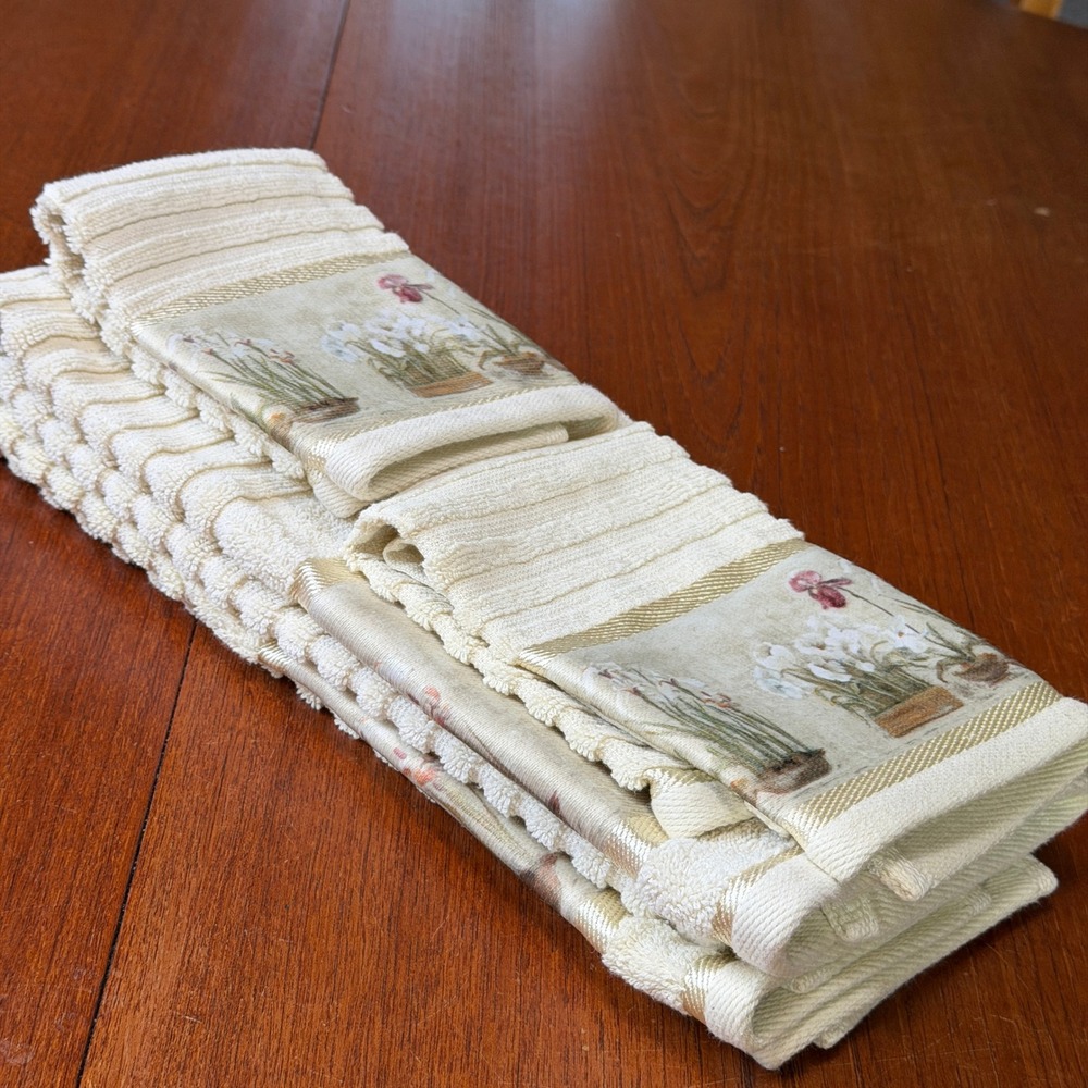 VTG Croscill Floral Orchid Cotton Towel Set 4pc Hand Towels Washcloths Floral